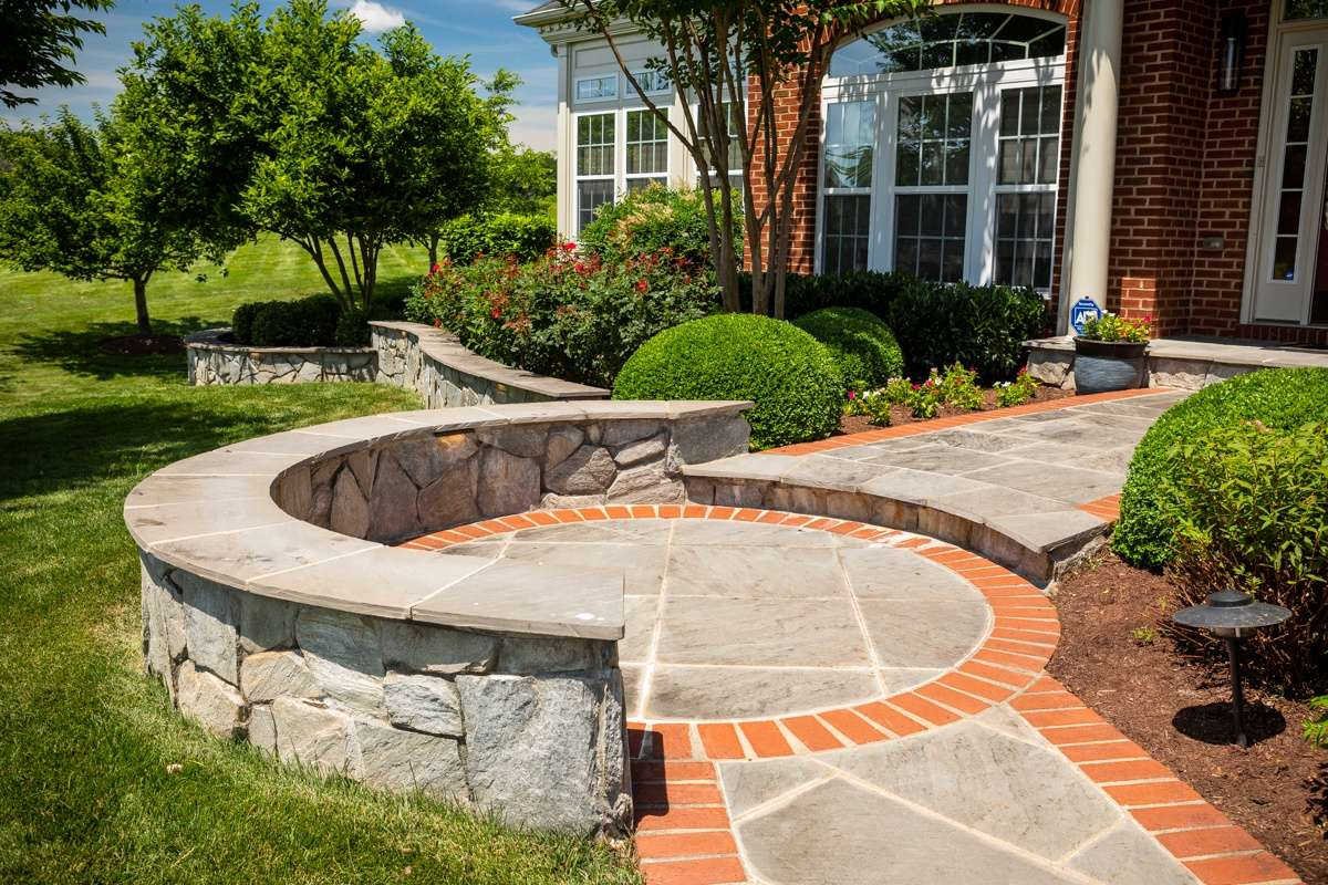 Paver patio with sitting wall photo 1