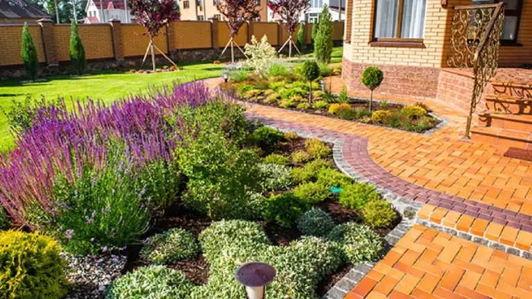 Paver patio with sitting wall photo 2